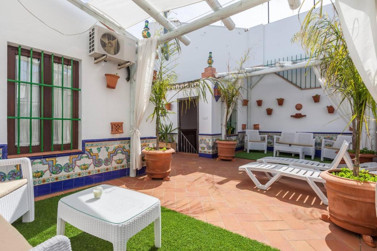 Pequeño palacete Calle Santas Patronas Sevilla Exterior foto