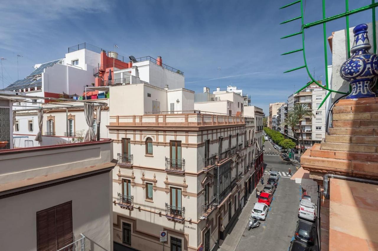 Pequeño palacete Calle Santas Patronas Sevilla Exterior foto
