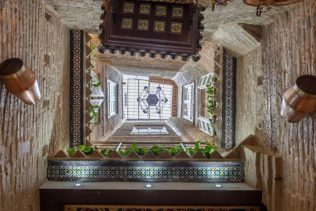 Pequeño palacete Calle Santas Patronas Sevilla Exterior foto