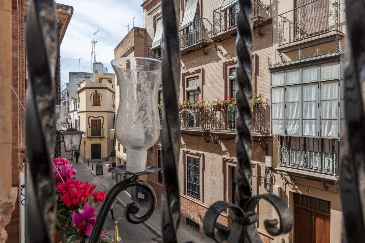 Pequeño palacete Calle Santas Patronas Sevilla Exterior foto