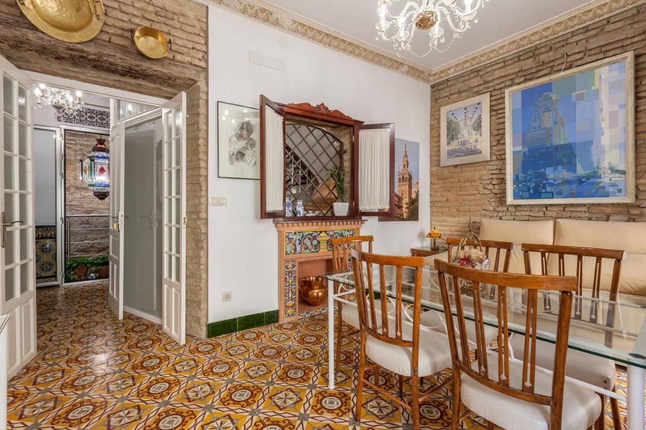 Pequeño palacete Calle Santas Patronas Sevilla Exterior foto